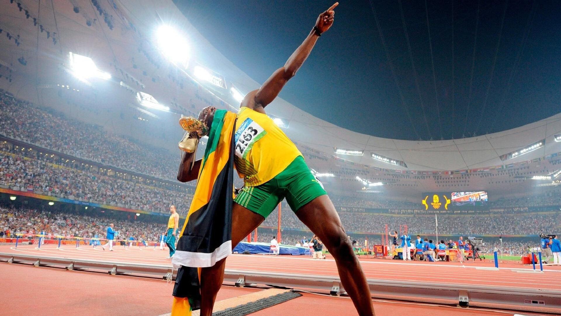 欧亿体育娱乐_传奇谢幕！足球巨星李明荣耀退役仪式感动全场